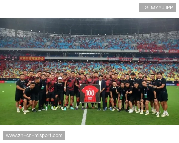 成都蓉城拜合拉木反击带球推进,连续变向甩开追兵